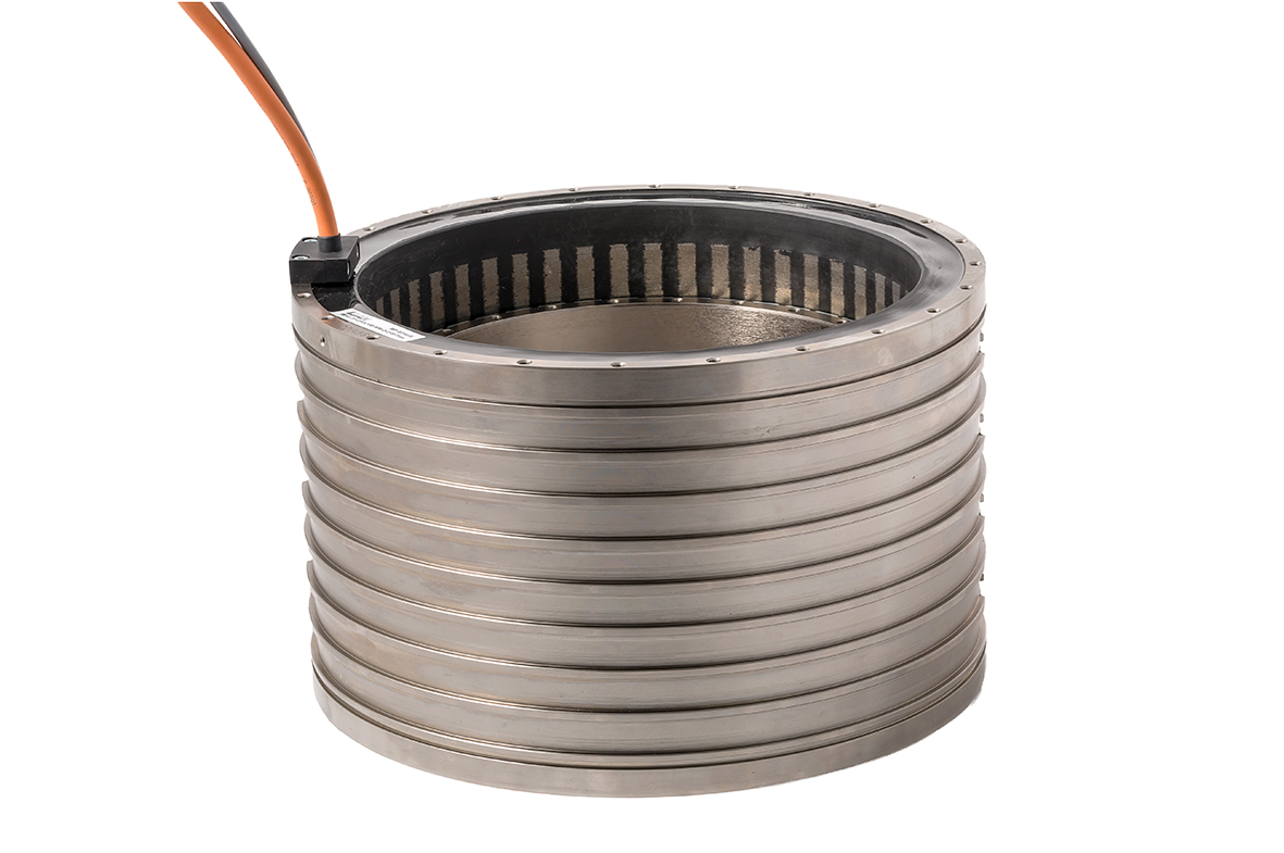 INA驅(qū)動(dòng)和機(jī)電股份兩合公司（IDAM）憑借新的RIB系列力矩電機(jī)提供散熱優(yōu)化的直接驅(qū)動(dòng)，使機(jī)床提高生產(chǎn)率并降低能源消耗。