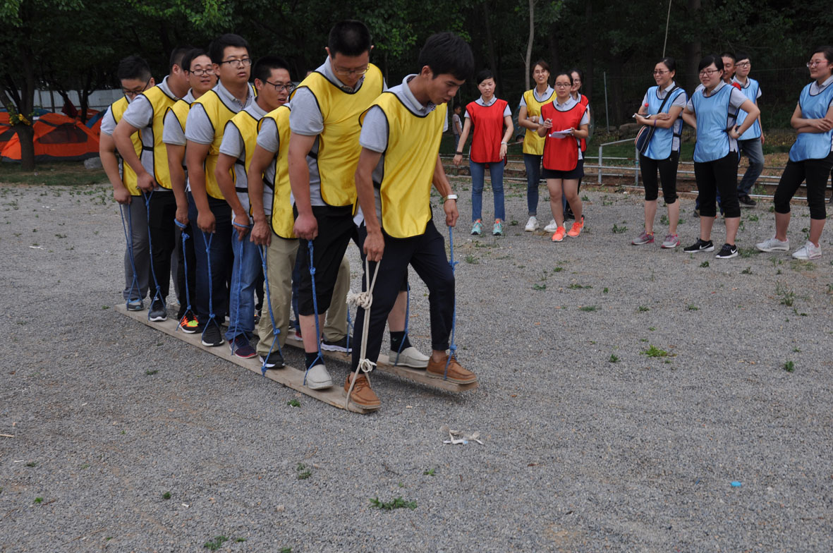 “步伐跟隨夢(mèng)想，青春你我同行”——濟(jì)南市鴻慷機(jī)電設(shè)備有限公司端午節(jié)出游活動(dòng)